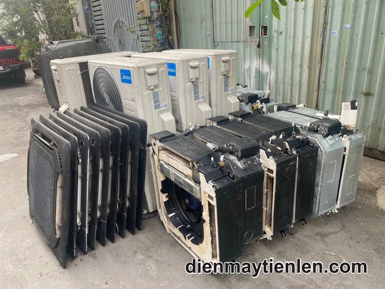 Kho Máy Lạnh Âm Trần Cũ Giá Rẻ Nhất Tại Phường Bình Phú TP.HCM